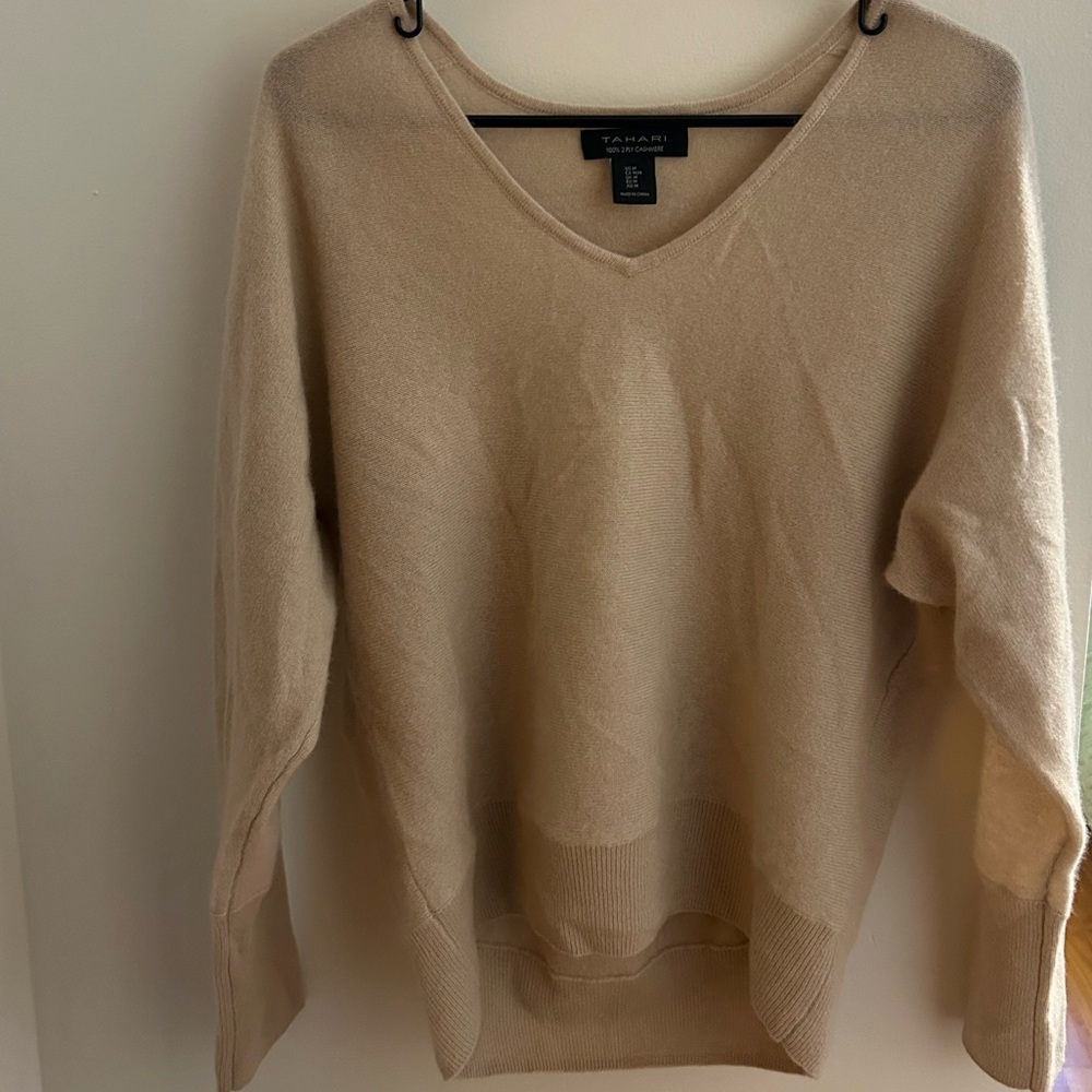 Tahari 100% Cashmere V-Neck Cream Sweater